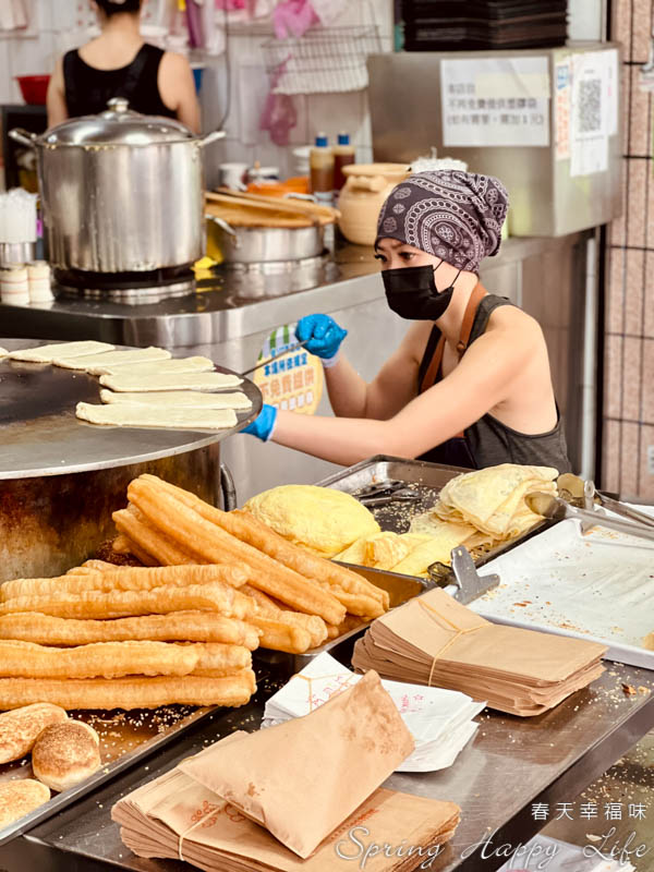 【高雄美食】老莊豆漿店 排隊也要吃的超夯傳統早餐燒餅蛋餅油條(附菜單價錢) @春天幸福味