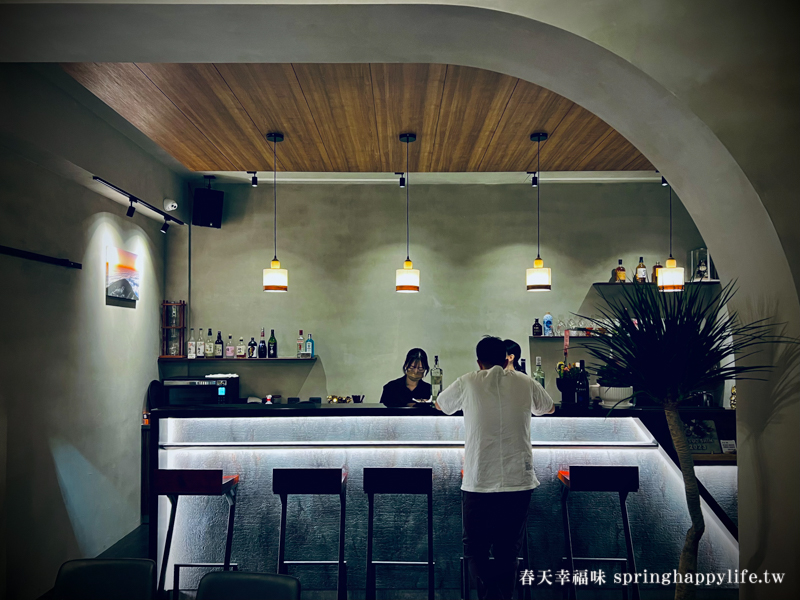 【高雄咖啡廳】無瑣室Wu-Suo-Shih CafeShop 焦糖乳酪蛋糕超好吃~夜晚想喝咖啡或調酒的好室友(附菜單價錢) @春天幸福味
