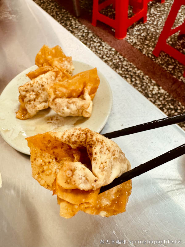 【高雄美食】老溫馨餛飩大王(原老溫州)炸雞腿豬油拌麵老饕最愛//一天只賣4.5小時排隊老店(附菜單價錢) @春天幸福味