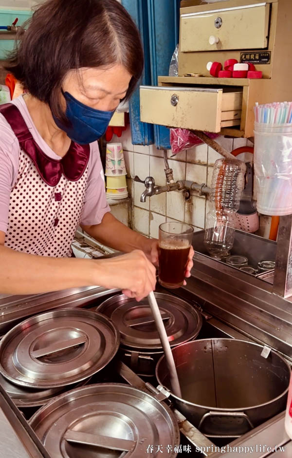 【高雄美食】前金古早味紅茶 在地人的下午茶 懷舊茶水攤 加整瓶高牧鮮奶茶 @春天幸福味