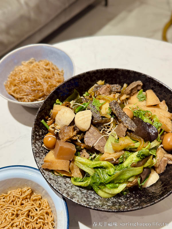 【高雄美食】小辣椒滷味熱河店 四十多年老店 超夯滷味攤(附菜單) @春天幸福味