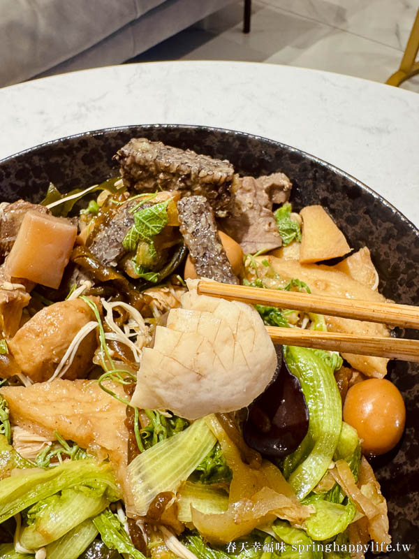 【高雄美食】小辣椒滷味熱河店 四十多年老店 超夯滷味攤(附菜單) @春天幸福味