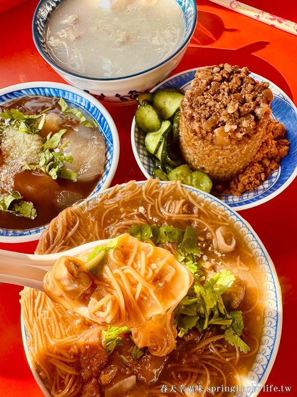 【高雄美食】鳳興麵線(原鳳邑麵線) 在地人激推平價美食 庭院用餐 銅板價排隊美食(附菜單) @春天幸福味
