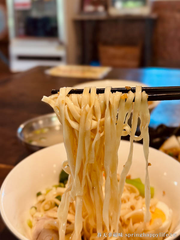 【屏東美食】癮石男女柴燒麵 隱身長治鄉三合院 一周只開三天的溫暖麵店(附菜單) @春天幸福味