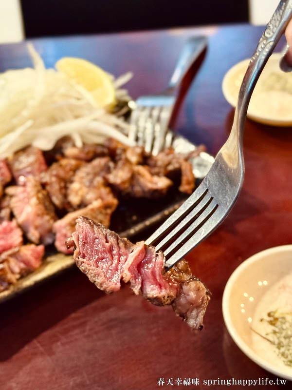 【高雄美食】吃不飽碳烤牛排 只賣原肉！大口吃肉就是爽 可帶外食超過癮(附菜單) @春天幸福味