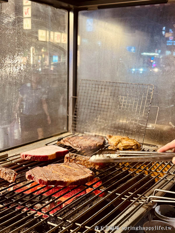 【高雄美食】吃不飽碳烤牛排 只賣原肉！大口吃肉就是爽 可帶外食超過癮(附菜單) @春天幸福味