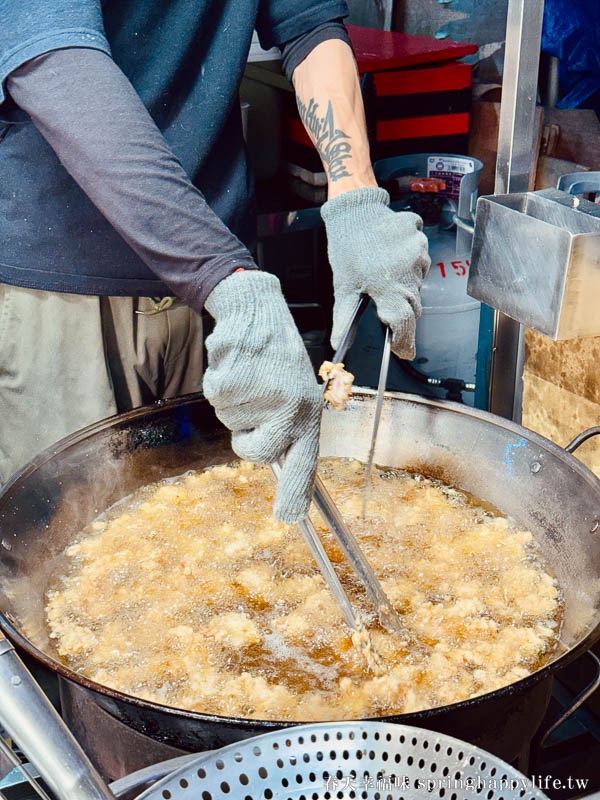 【高雄美食】巧特思香酥雞-高雄自強店 高雄最好吃超多肉三角骨(自強夜市美食) @春天幸福味 【高雄美食】巧特思香酥雞-高雄自強店 高雄最好吃超多肉三角骨(自強夜市美食) @春天幸福味