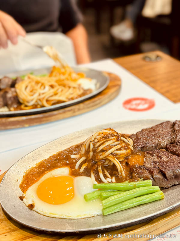 【高雄美食】尼克牛排工坊 原塊肉高CP值的傳統台式蒜味鐵板牛排館(附菜單價錢) @春天幸福味