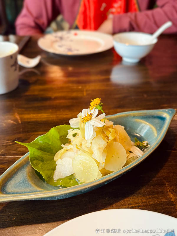 【台東美食】半野生活 隱身在台東成功山上祕境 柴燒無菜單料理/2025年500盤美食 @春天幸福味