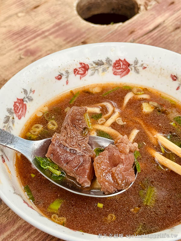 【台東美食】龍過脈貨櫃屋阿朱牛肉麵 隱身台九線的在地人隱藏版美食 @春天幸福味